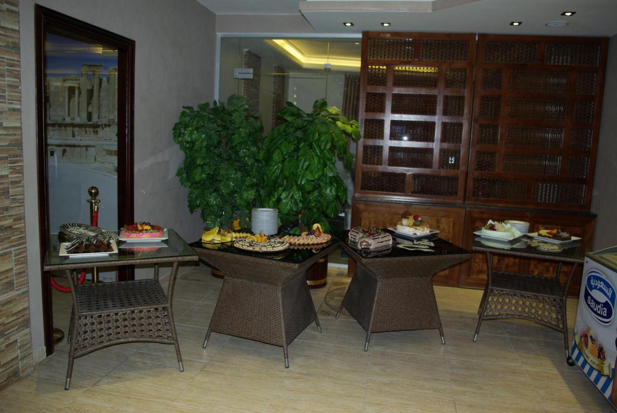 Seven Wonders Hotel Wadi Musa Exteriör bild